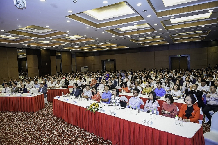 Vingroup trao học bổng gần 40 tỷ đồng đào tạo thạc sĩ, tiến sĩ khoa học công nghệ Vingroup trao học bổng gần 40 tỷ đồng đào tạo thạc sĩ, tiến sĩ khoa học công nghệ