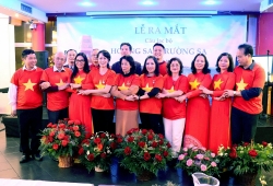 nguoi viet o quang dong han hoan don xuan canh ty