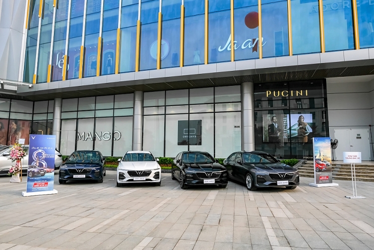 VinFast khai trương showroom 3S mới tại Vincom Mega Mall Ocean Park