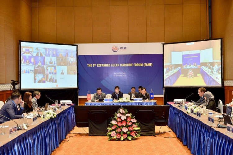 Diễn đàn Biển ASEAN Mở rộng lần thứ 8 có sự tham dự của đại diện các nước ASEAN và 8 nước đối tác gồm Australia, Trung Quốc, Ấn Độ, Nhật Bản, New Zealand, Hàn Quốc, Nga và Mỹ. Diễn đàn Biển ASEAN Mở rộng lần thứ 8 có sự tham dự của đại diện các nước ASEAN và 8 nước đối tác gồm Australia, Trung Quốc, Ấn Độ, Nhật Bản, New Zealand, Hàn Quốc, Nga và Mỹ.
