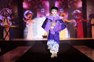 Hình ảnh trong chương trình Vietnam International Fashion Tour Hình ảnh trong chương trình Vietnam International Fashion Tour