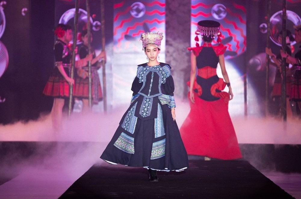 Hình ảnh trong chương trình Vietnam International Fashion Tour. Hình ảnh trong chương trình Vietnam International Fashion Tour.