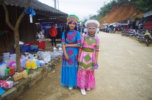 លក្ខណៈពិសេសនៃផ្សារណាត់នៅឃុំ Nhi Son