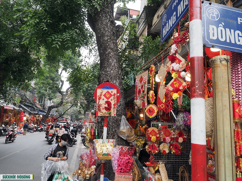 ផ្លូវចាស់នៅរដ្ឋធានី Ha Noi ពោរពេញដោយពណ៌ប្រពៃណី ដើម្បីស្វាគមន៍បុណ្យចូលឆ្នាំថ្មីប្រពៃណីជាតិ ផ្លូវចាស់នៅរដ្ឋធានី Ha Noi ពោរពេញដោយពណ៌ប្រពៃណី ដើម្បីស្វាគមន៍បុណ្យចូលឆ្នាំថ្មីប្រពៃណីជាតិ
