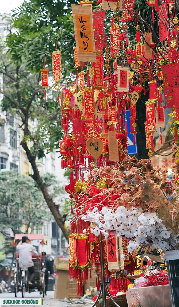 ផ្លូវចាស់នៅរដ្ឋធានី Ha Noi ពោរពេញដោយពណ៌ប្រពៃណី ដើម្បីស្វាគមន៍បុណ្យចូលឆ្នាំថ្មីប្រពៃណីជាតិ ផ្លូវចាស់នៅរដ្ឋធានី Ha Noi ពោរពេញដោយពណ៌ប្រពៃណី ដើម្បីស្វាគមន៍បុណ្យចូលឆ្នាំថ្មីប្រពៃណីជាតិ