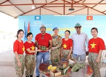 កងទ័ពមួកខៀវប្រកួតការវេចនំអន្សមបួនជ្រុង និងតម្លើងដើម Neu ដើម្បីទទួលអំណរបុណ្យចូលឆ្នាំថ្មីប្រពៃណីនៅតំបន់ Abyei