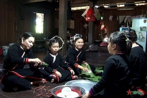 និទាឃរដូវនៅភូមិ Khau Dang