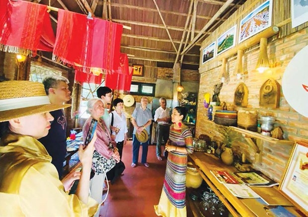ចាមប៉ា អមរវតី ហៅស៍ អូអាស៊ីស ចាម នៅចំកណ្តាលទីក្រុង ហូយអាន