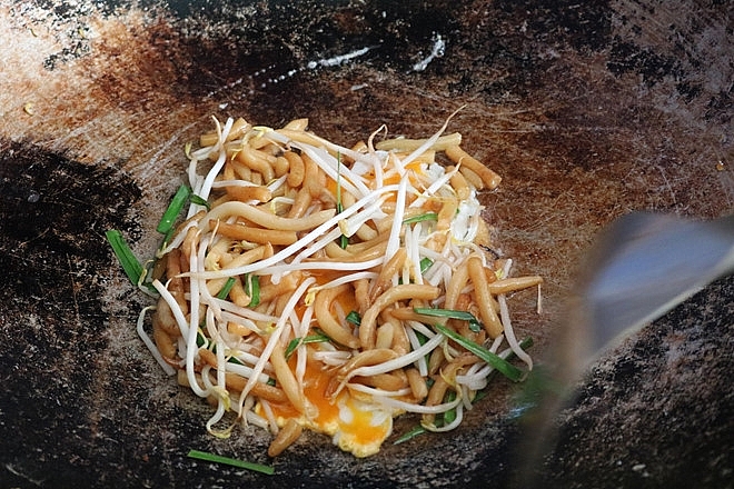 ម្ចាស់ហាងលក់លតឆា អស់រយៈពេល ៤៦ នៅទីក្រុង Ho Chi Minh ម្ចាស់ហាងលក់លតឆា អស់រយៈពេល ៤៦ នៅទីក្រុង Ho Chi Minh