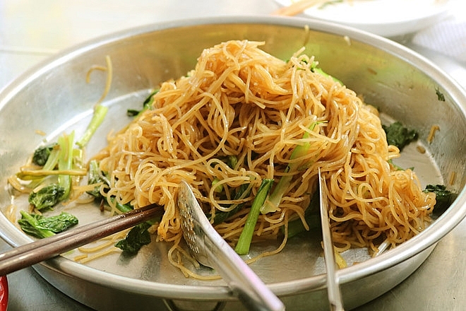 ម្ចាស់ហាងលក់លតឆា អស់រយៈពេល ៤៦ នៅទីក្រុង Ho Chi Minh ម្ចាស់ហាងលក់លតឆា អស់រយៈពេល ៤៦ នៅទីក្រុង Ho Chi Minh