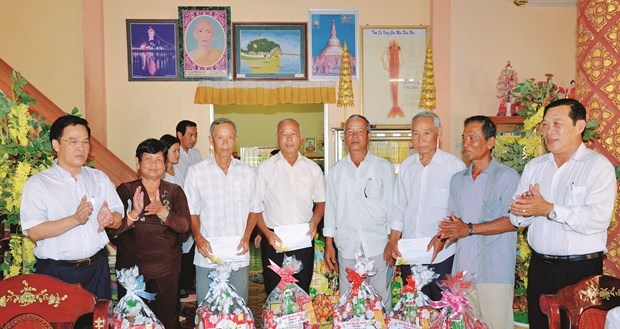 ខេត្ត បាកលៀវ ខិតខំប្រឹងប្រែងកាត់បន្ថយភាពក្រីក្រលើកកម្ពស់ជីវភាពរស់នៅរបស់បងប្អូនជនជាតិ ខេត្ត បាកលៀវ ខិតខំប្រឹងប្រែងកាត់បន្ថយភាពក្រីក្រលើកកម្ពស់ជីវភាពរស់នៅរបស់បងប្អូនជនជាតិ