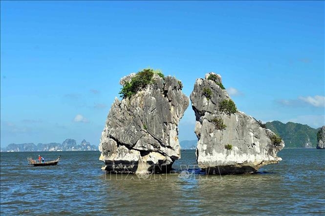 អញ្ជើញមកទស្សនាឈូងសមុទ្រ Ha Long - បេតិកភណ្ឌទេសចរណ៍ធម្មជាតិដ៏អស្ចារ្យនៅលើពិភពលោក អញ្ជើញមកទស្សនាឈូងសមុទ្រ Ha Long - បេតិកភណ្ឌទេសចរណ៍ធម្មជាតិដ៏អស្ចារ្យនៅលើពិភពលោក
