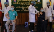 ប្រទេសកម្ពុជាបានអនុវត្តយុទ្ធនាការចាក់វ៉ាក់សាំងក្នុងទ្រង់ទ្រាយធំទៅដល់ប្រជាពលរដ្ឋនៅទូទាំងប្រទេស