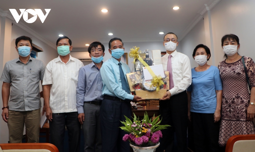 លោកឯកអគ្គរដ្ឋទូត Vu Quang Minh បានជូនពរពិធីបុណ្យចូលឆ្នាំថ្មីប្រពៃណីដល់សហគមន៍ប្រជាជនមានដើមកំណើតវៀតណាមនៅប្រទេសកម្ពុជា
