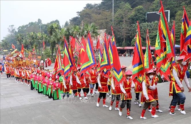 លក្ខណៈពិសេសនៃពិធីក្បួនដង្ហែអាសនៈស្តេច Hung