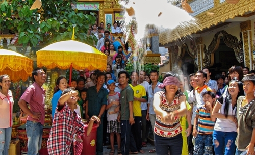 កន្លែងរក្សា និងពង្រីកតម្លៃវប្បធម៌របស់បងប្អូនជនរួមជាតិជនជាតិខ្មែរ កន្លែងរក្សា និងពង្រីកតម្លៃវប្បធម៌របស់បងប្អូនជនរួមជាតិជនជាតិខ្មែរ