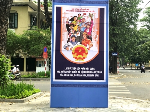 ទីក្រុងហាណូយបានតុបតែងយ៉ាងស្អាតដើម្បីស្វាគមន៍ថ្ងៃបោះឆ្នោត ទីក្រុងហាណូយបានតុបតែងយ៉ាងស្អាតដើម្បីស្វាគមន៍ថ្ងៃបោះឆ្នោត