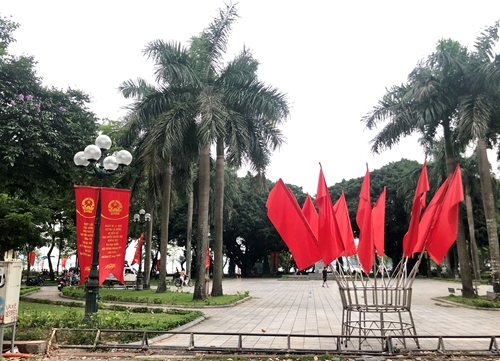 ទីក្រុងហាណូយបានតុបតែងយ៉ាងស្អាតដើម្បីស្វាគមន៍ថ្ងៃបោះឆ្នោត ទីក្រុងហាណូយបានតុបតែងយ៉ាងស្អាតដើម្បីស្វាគមន៍ថ្ងៃបោះឆ្នោត