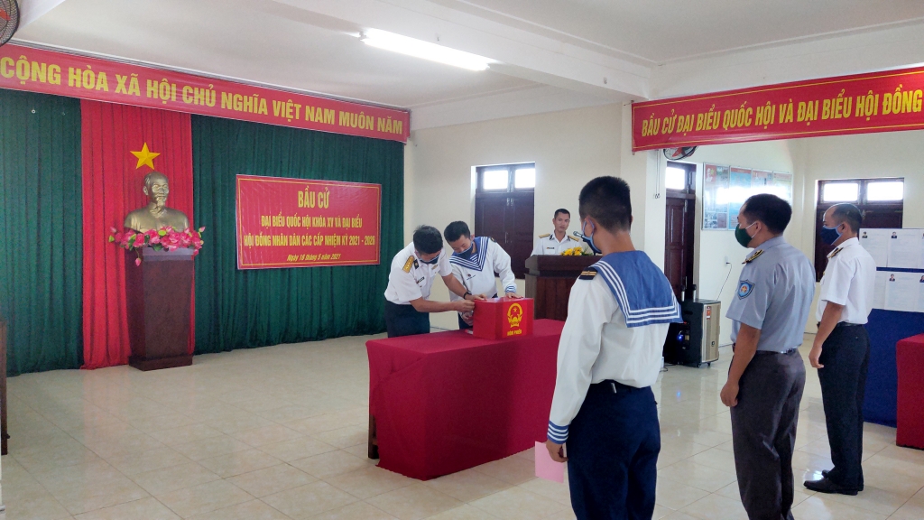 បោះឆ្នោតមុននៅស្រុកកោះ Truong Sa ខេត្ត Khanh Hoa បោះឆ្នោតមុននៅស្រុកកោះ Truong Sa ខេត្ត Khanh Hoa