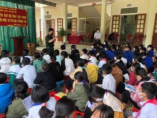 ផ្សព្វផ្សាយច្បាប់ដល់ប្រជាពលរដ្ឋនៅតាមតំបន់ព្រំដែន ផ្សព្វផ្សាយច្បាប់ដល់ប្រជាពលរដ្ឋនៅតាមតំបន់ព្រំដែន