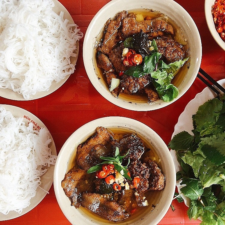 ម្ហូបវៀតណាមឆ្ងាញ់បំផុតទាំង ១០ មុខ ដែលបានជ្រើសរើសដោយ CNN