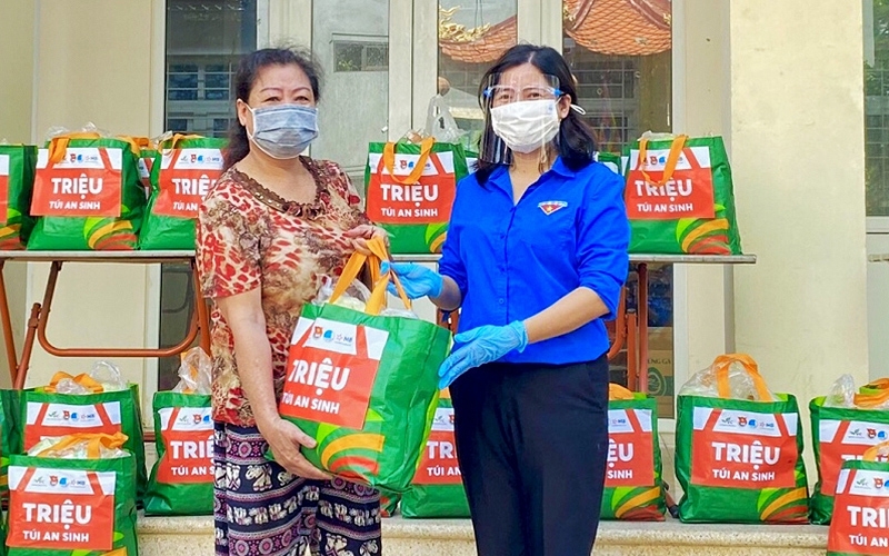 “ កញ្ចប់សុខុមាលភាពរាប់លាន” ដើម្បីគាំទ្រប្រជាជនរហូតដល់ពេលណាដែលការរីករាលដាលនៃជំងឺរាតត្បាតនៅវៀតណាមត្រូវបានគ្រប់គ្រង “ កញ្ចប់សុខុមាលភាពរាប់លាន” ដើម្បីគាំទ្រប្រជាជនរហូតដល់ពេលណាដែលការរីករាលដាលនៃជំងឺរាតត្បាតនៅវៀតណាមត្រូវបានគ្រប់គ្រង