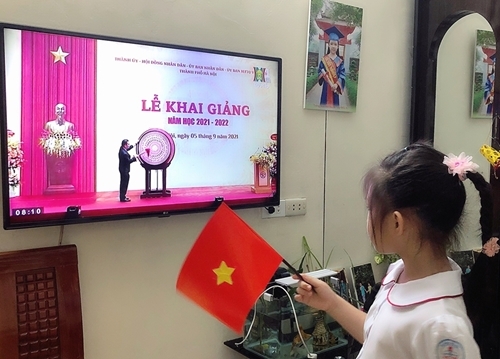 និស្សិត និងសិស្សានុសិស្សនៅទូទាំងប្រទេសវៀតណាមចាប់ផ្តើមឆ្នាំសិក្សាថ្មី និស្សិត និងសិស្សានុសិស្សនៅទូទាំងប្រទេសវៀតណាមចាប់ផ្តើមឆ្នាំសិក្សាថ្មី