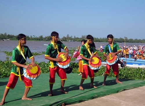 របាំក្បាច់បុរាណខ្មែរ