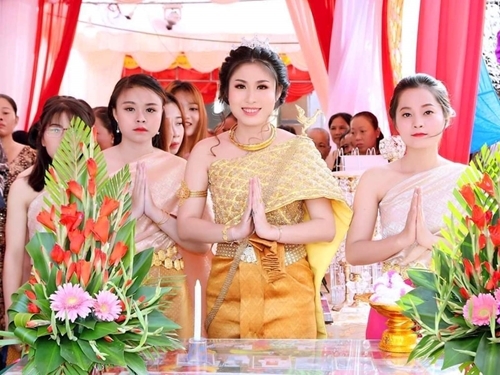 ភាពស្រស់ស្អាតនៃពិធីអាពាហ៍ពិពាហ៍របស់ជនជាតិខ្មែរ ពិធីអាពាហ៍ពិពាហ៍របស់ជនជាតិខ្មែរ