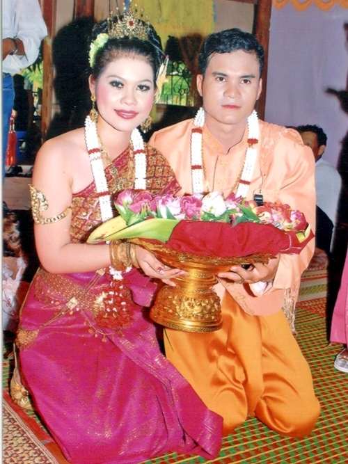 ភាពស្រស់ស្អាតនៃពិធីអាពាហ៍ពិពាហ៍របស់ជនជាតិខ្មែរ ពិធីអាពាហ៍ពិពាហ៍របស់ជនជាតិខ្មែរ