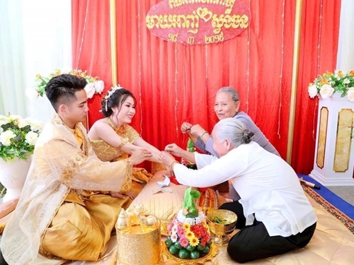 ភាពស្រស់ស្អាតនៃពិធីអាពាហ៍ពិពាហ៍របស់ជនជាតិខ្មែរ ពិធីអាពាហ៍ពិពាហ៍របស់ជនជាតិខ្មែរ