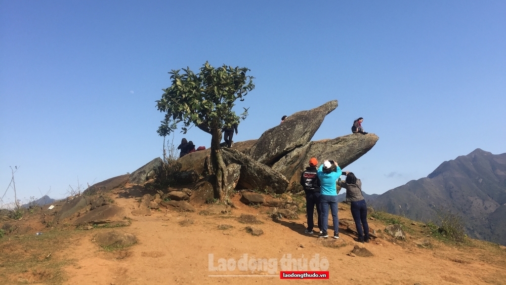 បទពិសោធន៍គួរឲ្យចាប់ចិត្ត ក្នុងរយៈពេល ៣ ថ្ងៃ ២ យប់ នៅពេលគយគន់ពពកតាសួរដោយគ្មានអ៊ីនធើណិត