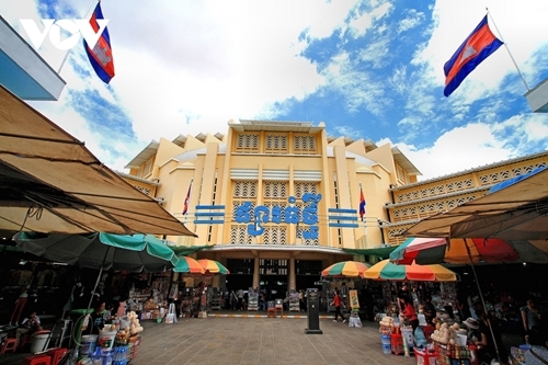 កម្ពុជាបន្ធូរបន្ថយបទប្បញ្ញត្ដិនៃការប្រយុទ្ធប្រឆាំងនឹងជំងឺកូវីដ ១៩ កម្ពុជាបន្ធូរបន្ថយបទប្បញ្ញត្ដិនៃការប្រយុទ្ធប្រឆាំងនឹងជំងឺកូវីដ ១៩