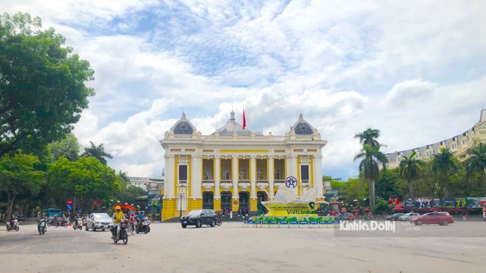 សំបុត្រស្នេហារបស់ភ្ញៀវបរទេសម្នាក់ «ធ្លាក់ក្នុងអន្លង់ស្នេហ៍» ជាមួយរដ្ឋធានី Ha Noi៖ ភាពទាក់ទាញពិបាកទប់ចិត្តបាន សំបុត្រស្នេហារបស់ភ្ញៀវបរទេសម្នាក់ «ធ្លាក់ក្នុងអន្លង់ស្នេហ៍» ជាមួយរដ្ឋធានី Ha Noi៖ ភាពទាក់ទាញពិបាកទប់ចិត្តបាន