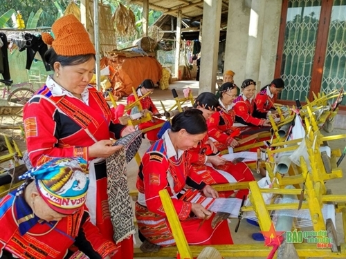 រួមគ្នាថែរក្សា និងពង្រីកអត្តសញ្ញាណវប្បធម៌
