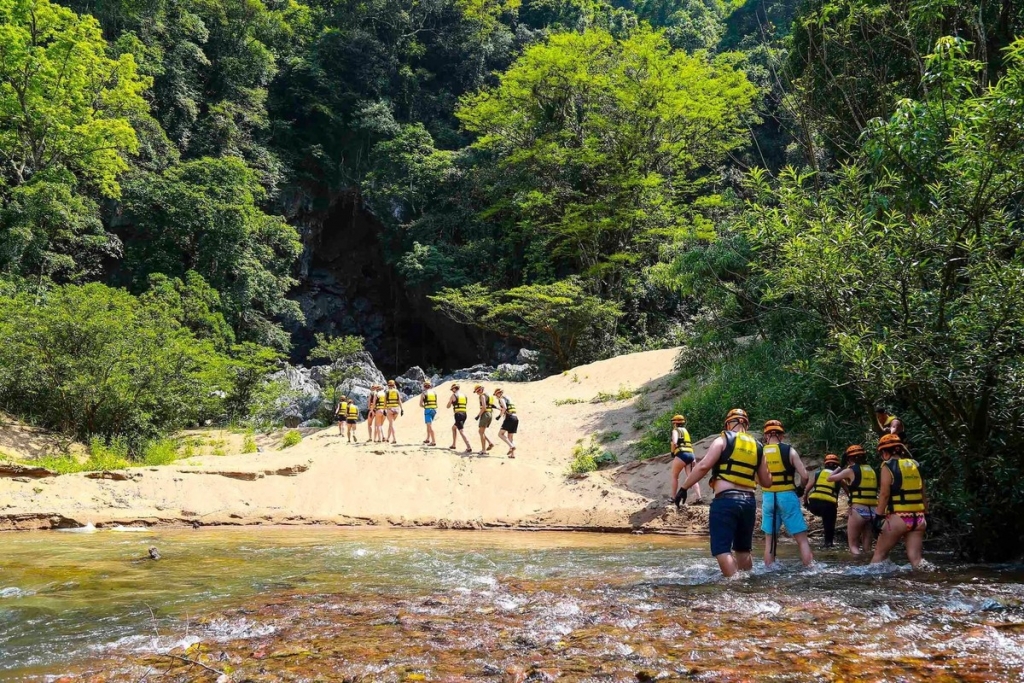 ដំណើរស្វែងយល់ពីឧទ្យានជាតិ Phong Nha-Ke Bang ដំណើរស្វែងយល់ពីឧទ្យានជាតិ Phong Nha-Ke Bang