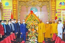 ប្រធានគណៈកម្មាធិការមជ្ឈិមរណសិរ្សមាតុភូមិវៀតណាមអញ្ជើញទៅបំពេញទស្សនកិច្ច និងជូនពរសមាគមពុទ្ធសាសនាវៀតណាម