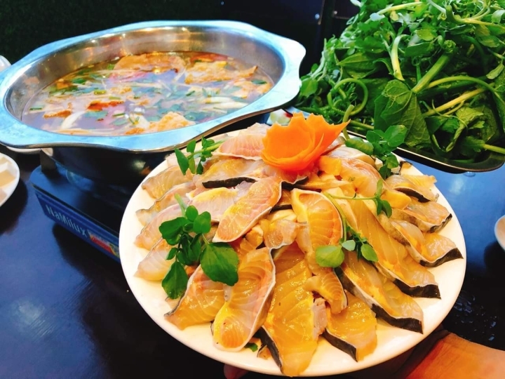 ស៊ុបត្រីក្តៅ ៗ នៅទីរួមស្រុក Sa Pa - អាហារឆ្ងាញ់ពិសារនៃតំបន់ព្រៃភ្នំភាគពាយ័ព្យ ស៊ុបត្រីក្តៅ ៗ នៅទីរួមស្រុក Sa Pa - អាហារឆ្ងាញ់ពិសារនៃតំបន់ព្រៃភ្នំភាគពាយ័ព្យ