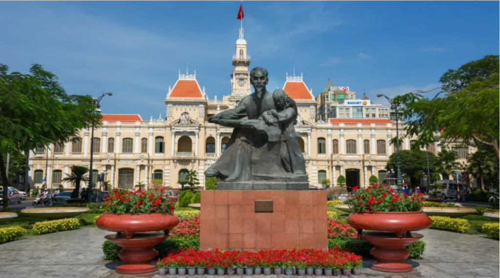 អ្នកកាសែតអង់គ្លេស៖ «មកដល់វៀតណាមបានវង្វេងក្នុងថានសួគ៌ទេសចរណ៍ និងទទួលទានម្ហូបអាហារ»