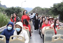 ខេត្ត Ninh Binh ដាក់ឲ្យដំណើរការសាកល្បងសេវាកម្មឡានក្រុងពីរជាន់ ដើម្បីបង្កើតផលិតផលទេសចរណ៍ថ្មី។