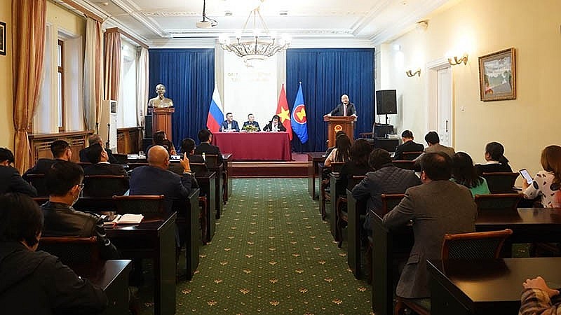 Vietnamese Embassy Held Meeting with Vietnamese Business Rpresentatives in Russia Vietnamese Embassy Held Meeting with Vietnamese Business Rpresentatives in Russia