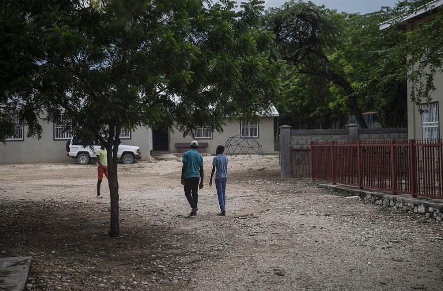 17 Missionaries Abducted by Local Gang Members in Haiti 17 Missionaries Abducted by Local Gang Members in Haiti