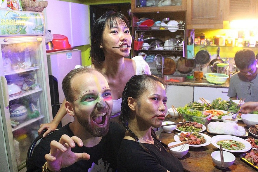 Expats and Young Vietnamese Celebrate Halloween Expats and Young Vietnamese Celebrate Halloween