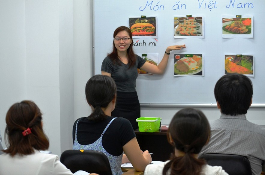 First-ever Vietnamese Course Taught in Top's World Universities First-ever Vietnamese Course Taught in Top's World Universities