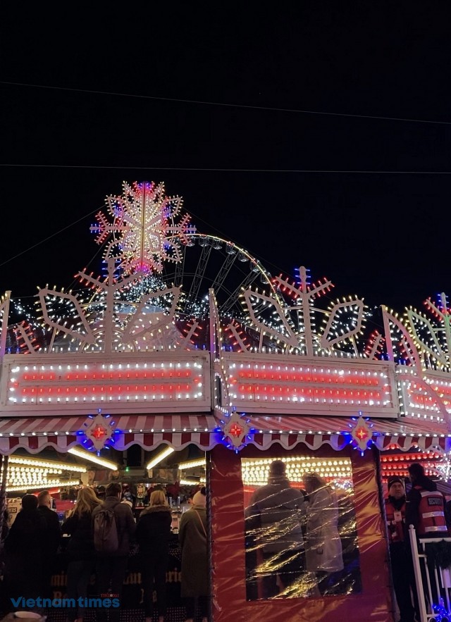 Vietnamese in Europe Celebrating Christmas