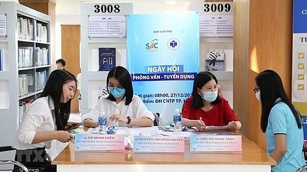 Более 1,4 миллиона человек во Вьетнаме стали безработными в 2021 году из-за COVID-19 Более 1,4 миллиона человек во Вьетнаме стали безработными в 2021 году из-за COVID-19