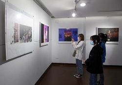 Фотовыставка «Женские портреты» в городе Дананге