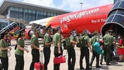 Vietjet доставил около 1.000 сотрудников милиции в Хошимин для поддержки борьбы с COVID-19
