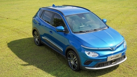 VinFast запустил на вьетнамский рынок электромобиль VF e34