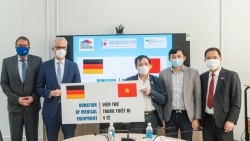 Германия передала в дар Вьетнаму медицинское оборудование